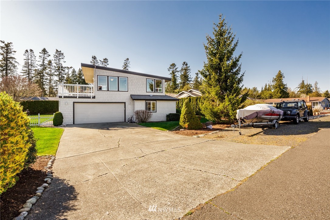 8171 Comox Road Blaine, WA 98230 - Photo 5 of 40 Gallery Image 5