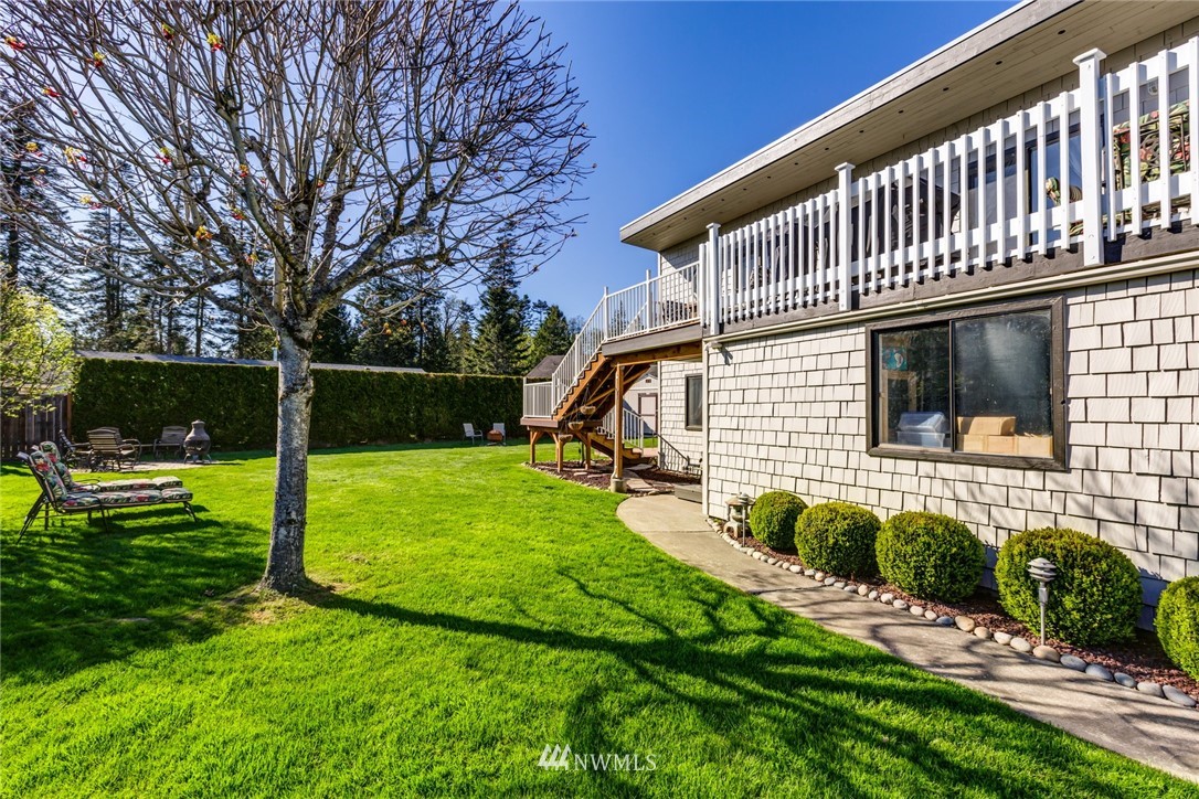 8171 Comox Road Blaine, WA 98230 - Photo 6 of 40 Gallery Image 6