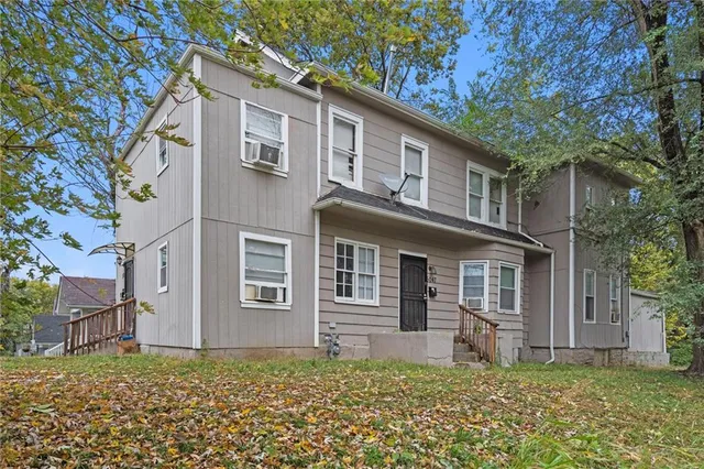 $270,000 | 5047 Woodland Avenue, Kansas City, MO 64110