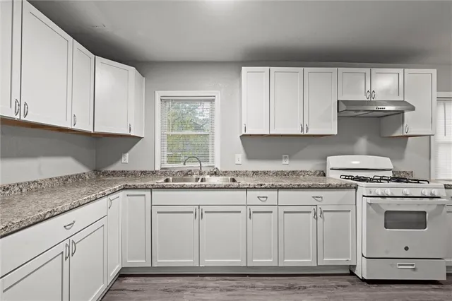 $270,000 | 5047 Woodland Avenue, Kansas City, MO 64110