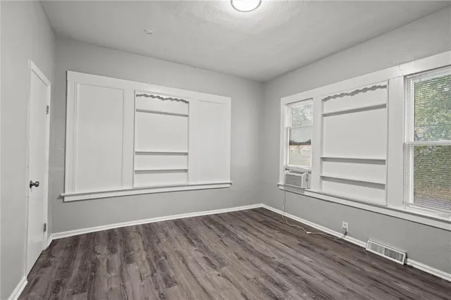 $270,000 | 5047 Woodland Avenue, Kansas City, MO 64110