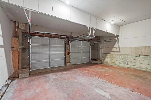 $270,000 | 5047 Woodland Avenue, Kansas City, MO 64110