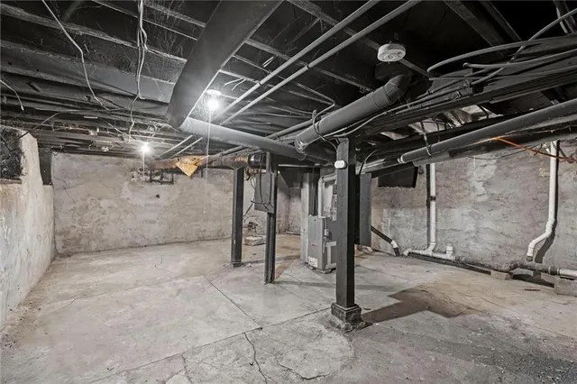 $270,000 | 5047 Woodland Avenue, Kansas City, MO 64110