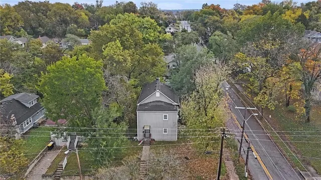 $270,000 | 5047 Woodland Avenue, Kansas City, MO 64110