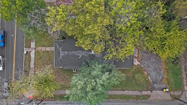 $270,000 | 5047 Woodland Avenue, Kansas City, MO 64110