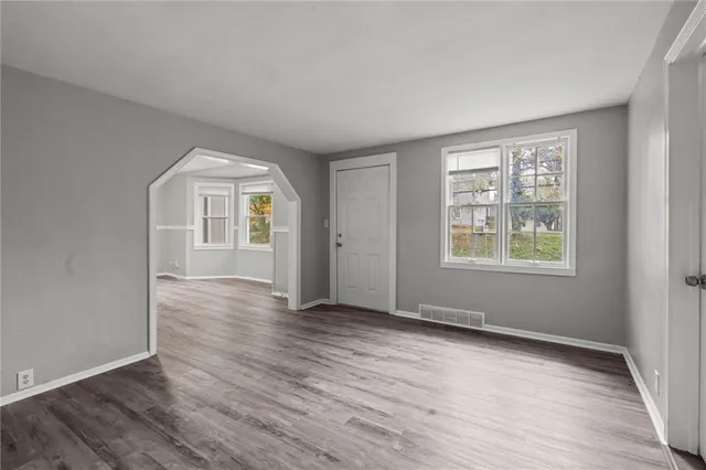 $270,000 | 5047 Woodland Avenue, Kansas City, MO 64110