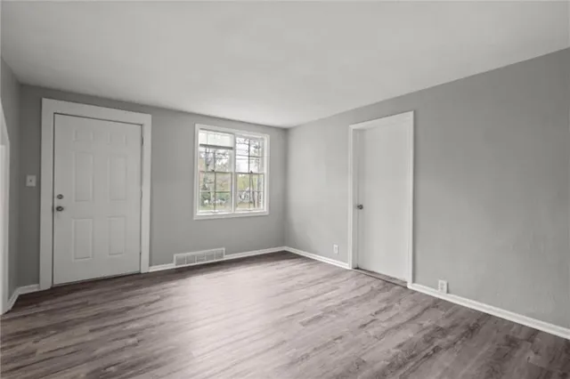 $270,000 | 5047 Woodland Avenue, Kansas City, MO 64110