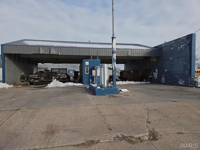 $295,000 | 304 Lewis Street, Canton, MO 63435