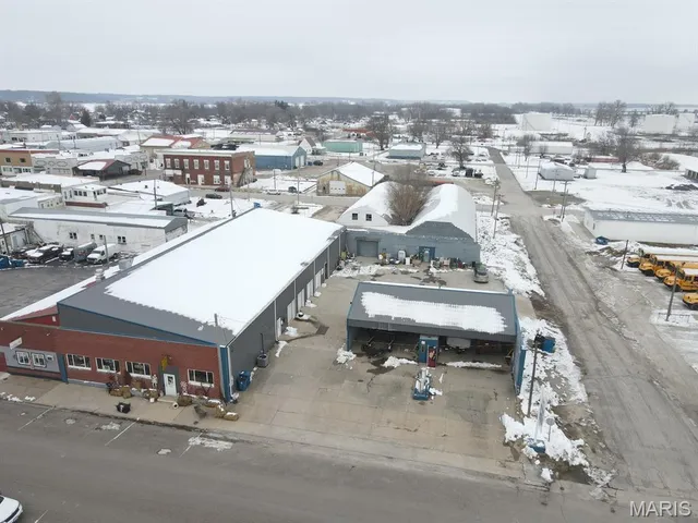 $295,000 | 304 Lewis Street, Canton, MO 63435