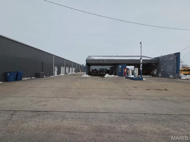 $295,000 | 304 Lewis Street, Canton, MO 63435