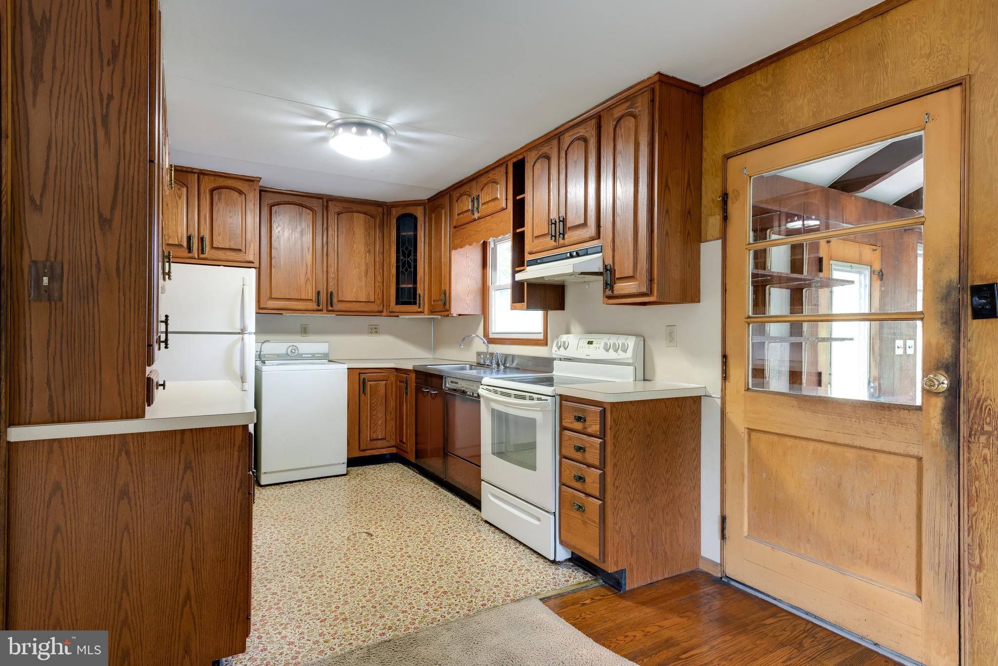 437 Meadowcroft Road Wayne, PA 19087 - Photo 6 of 28