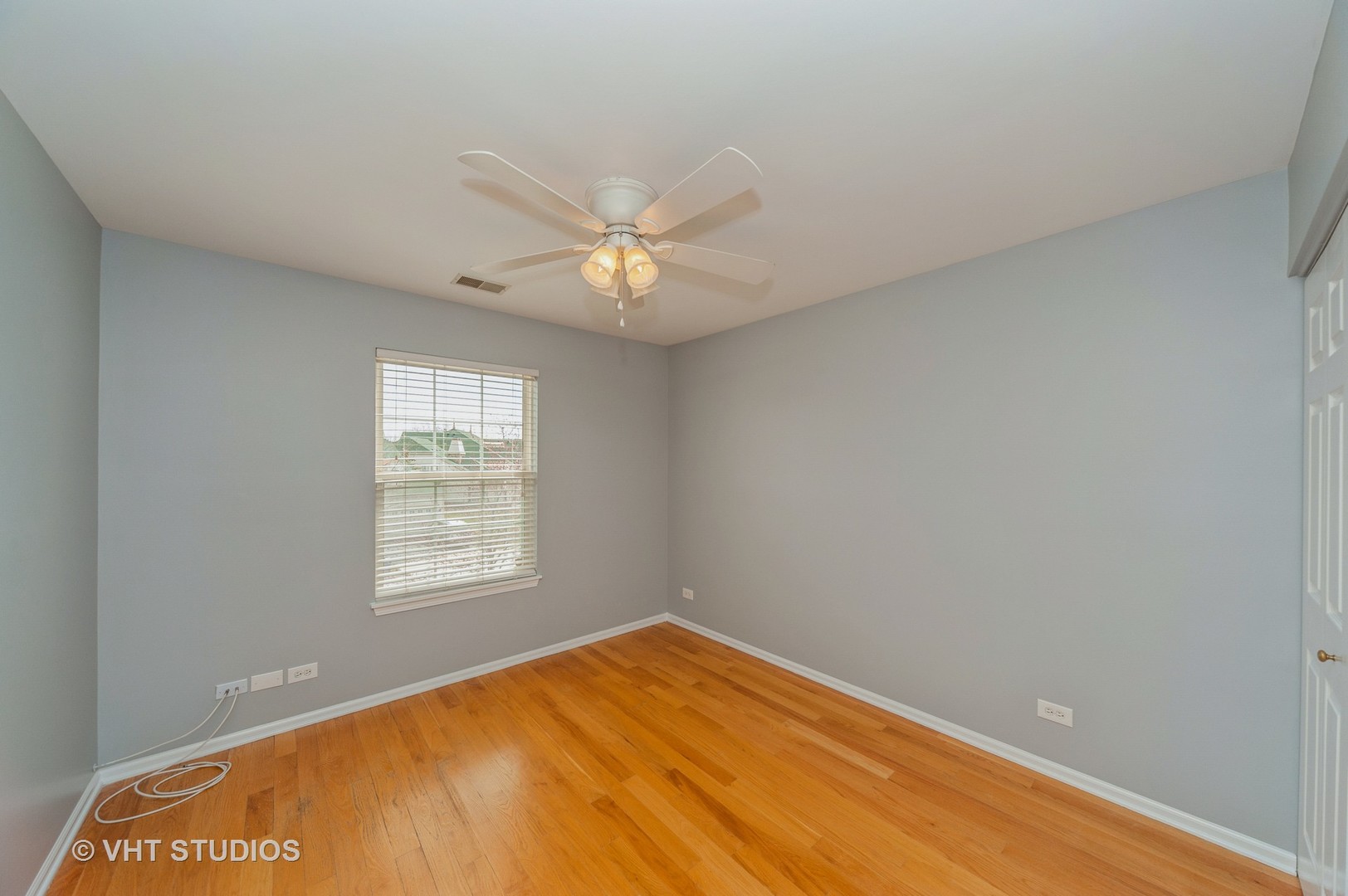 360 Bay Tree Circle Vernon Hills, IL 60061 - Photo 13 of 18 a view of an empty room with a window