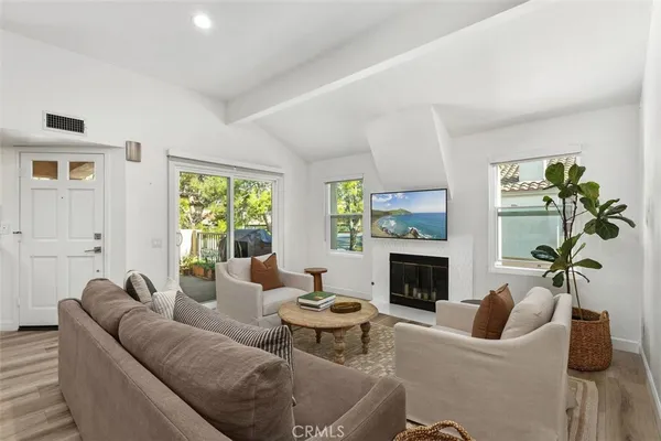 $4,500 | 24 Corsica Drive, Newport Beach, CA 92660