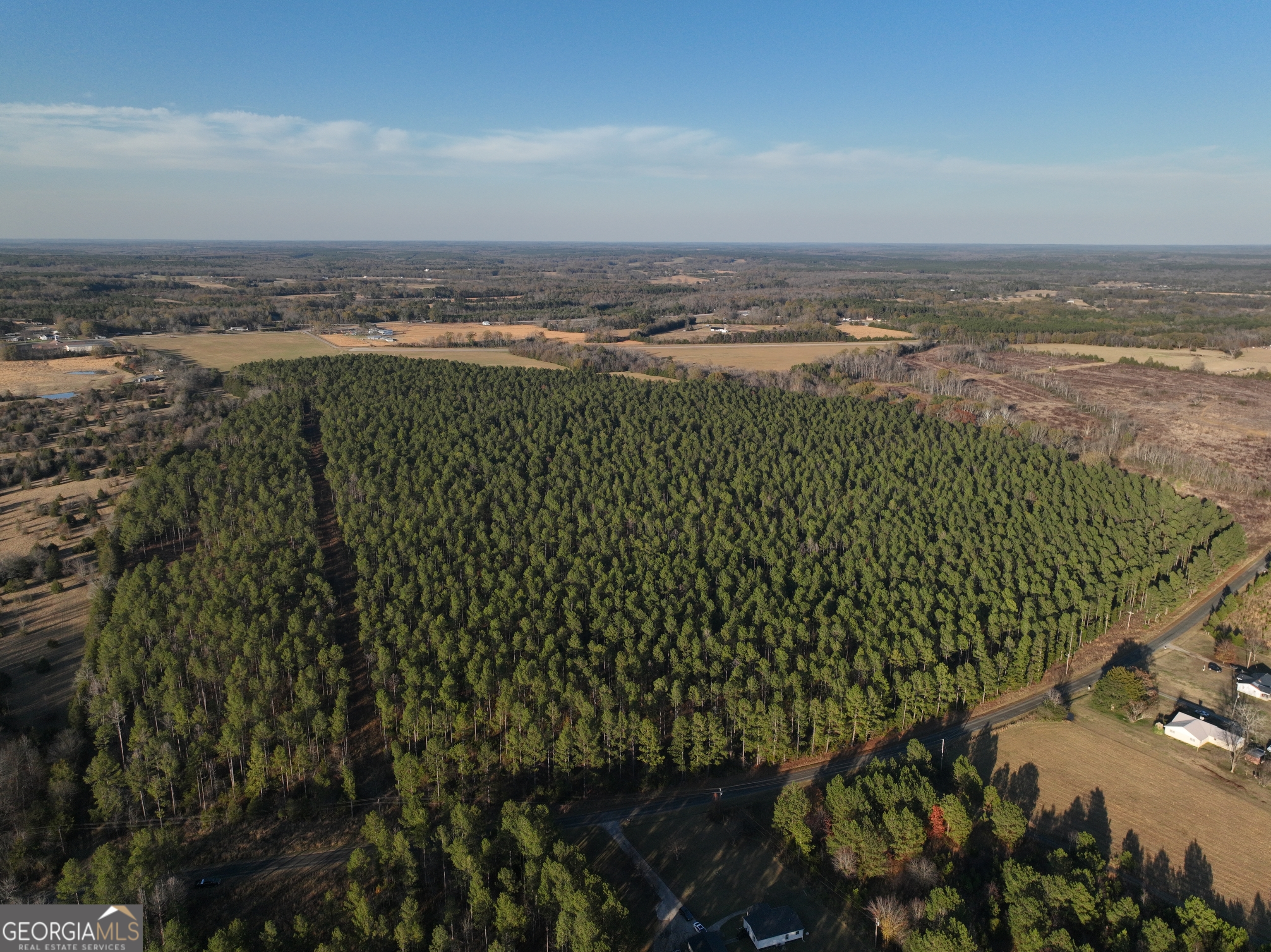 4 Seneca Street Calhoun Falls, SC 29628 - Photo 2 of 9 a view of a city