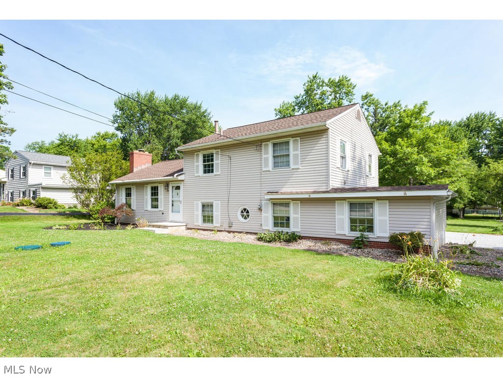 897 Renninger Road New Franklin, OH 44319 - Photo 1 of 16