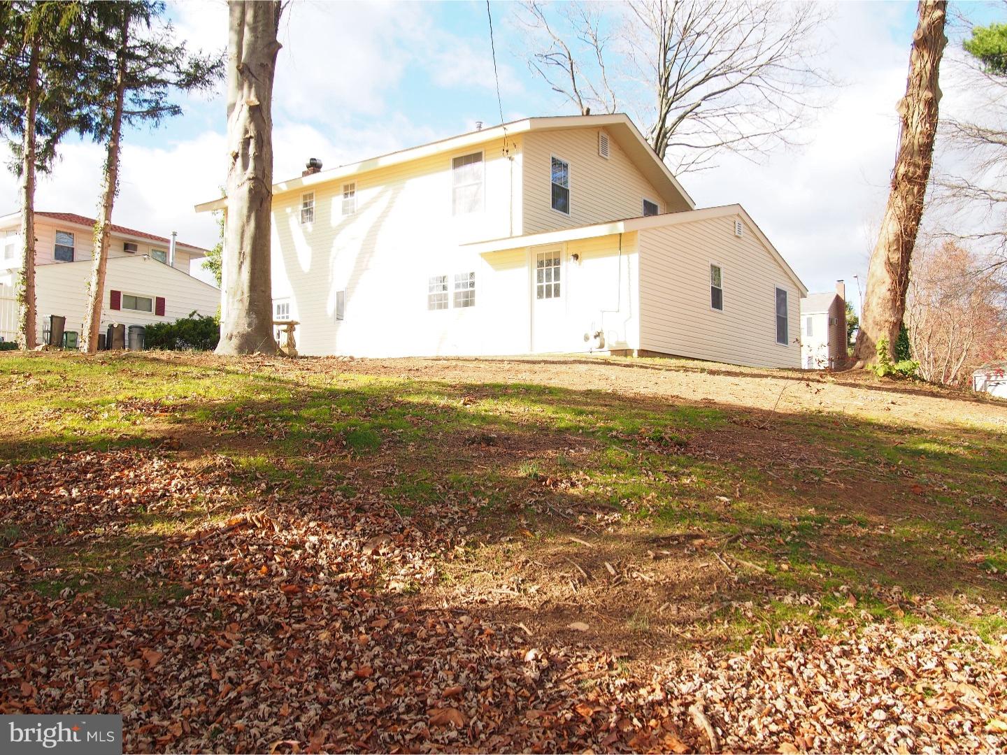 64 Turf Road Levittown, PA 19056 - Photo 3 of 24