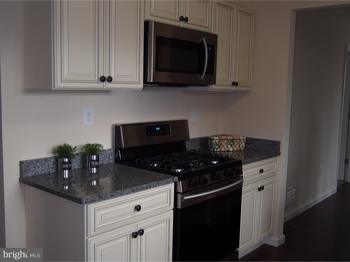 64 Turf Road Levittown, PA 19056 - Photo 9 of 24