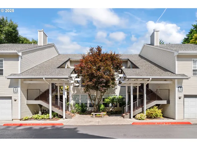a view of house with a outdoor space