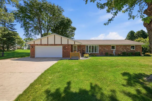 $534,900 | 4112 Mueller Drive, Hartford, WI 53027