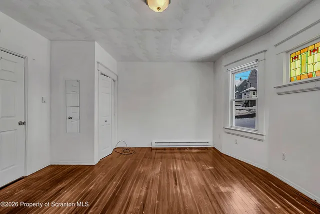 $1,100 | 208 East Warren Street, Unit 1, Dunmore, PA 18512