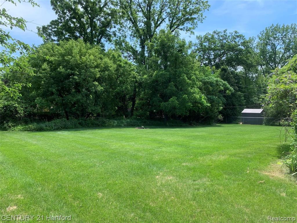26466 Springland Street Farmington, MI 48334 - Photo 7 of 51