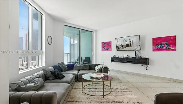 $3,500 | 1900 North Bayshore Drive, Unit 2810, Miami, FL 33132