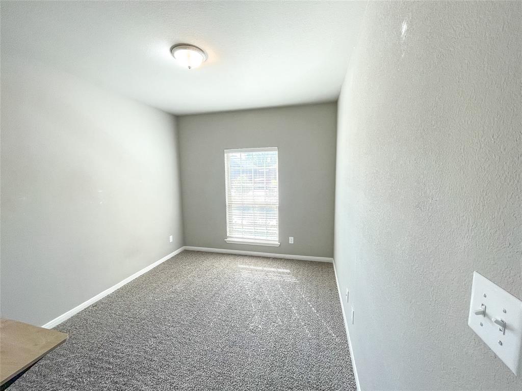 3920 South Fork Ranch Road Waco, TX 76705 - Photo 15 of 21 a view of empty room with window