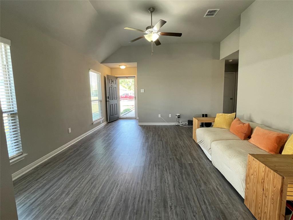 3920 South Fork Ranch Road Waco, TX 76705 - Photo 4 of 21 a living room with furniture and a ceiling fan