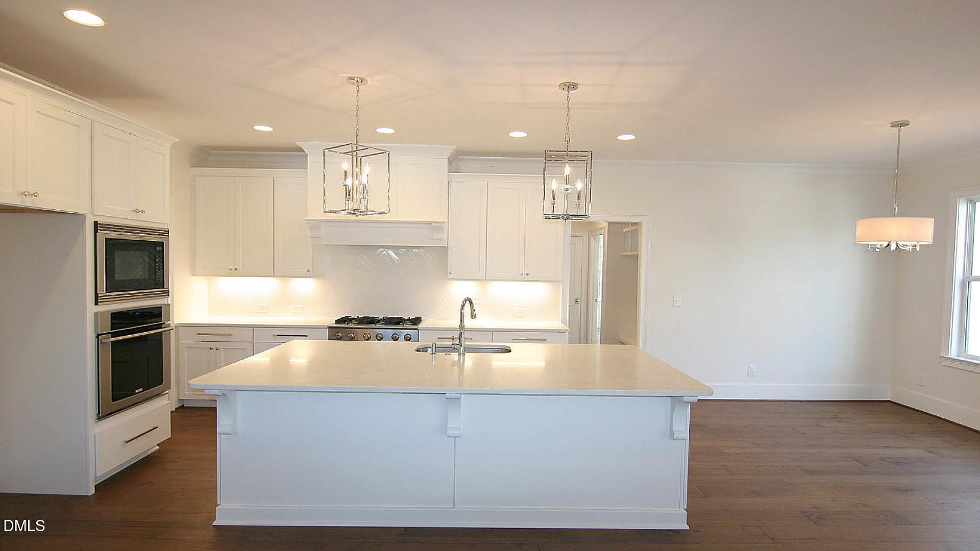 6508 Deerview Drive Raleigh, NC 27606 - Photo 6 of 14 Kitchen pic 1