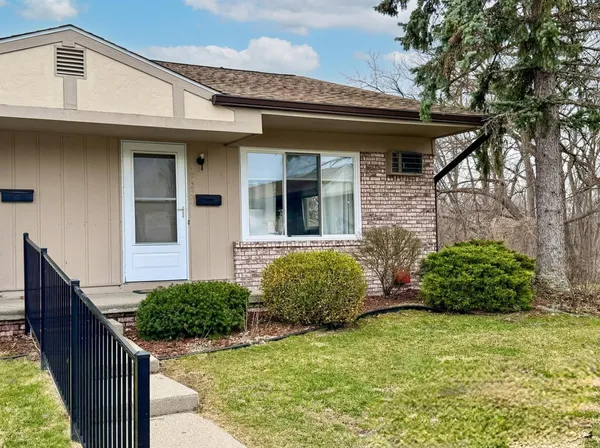 $154,500 | 25225 Potomac Drive, Unit 8, South Lyon, MI 48178