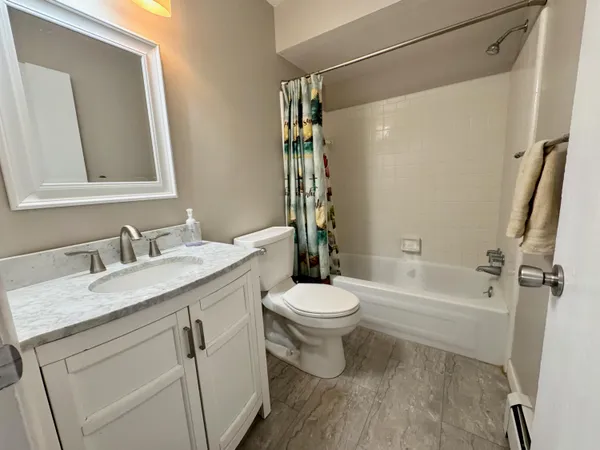 $154,500 | 25225 Potomac Drive, Unit 8, South Lyon, MI 48178