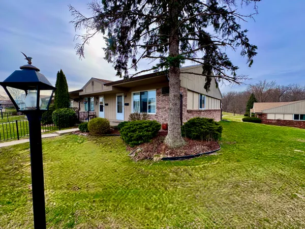 $154,500 | 25225 Potomac Drive, Unit 8, South Lyon, MI 48178