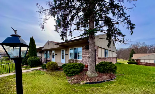 $154,500 | 25225 Potomac Drive, Unit 8, South Lyon, MI 48178