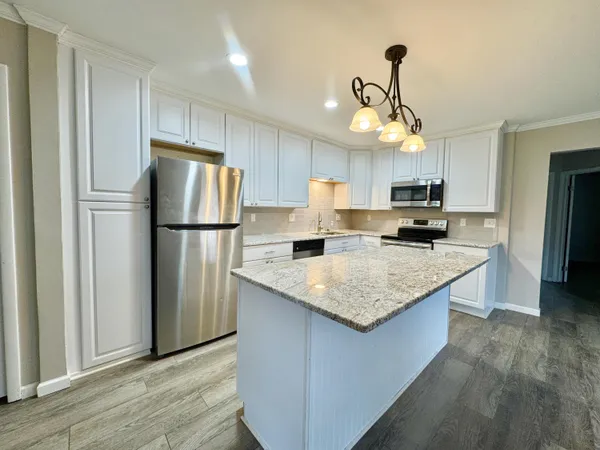 $154,500 | 25225 Potomac Drive, Unit 8, South Lyon, MI 48178