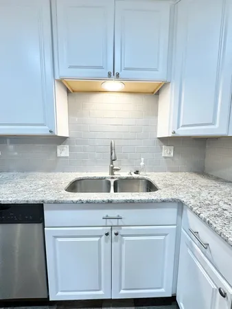 $154,500 | 25225 Potomac Drive, Unit 8, South Lyon, MI 48178