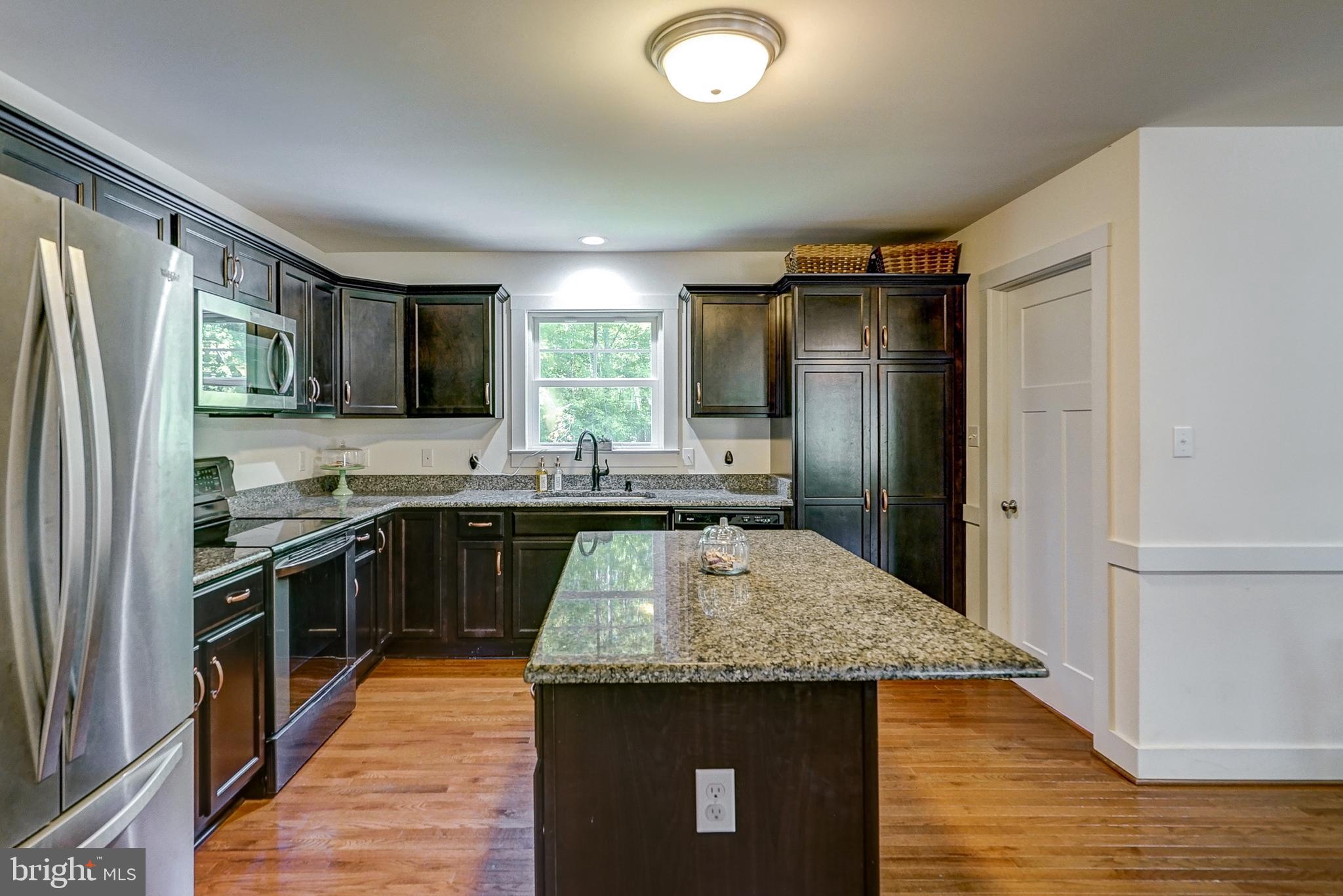 564 Manchester Road Bumpass, VA 23024 - Photo 12 of 43 Kitchen w/Bar Island