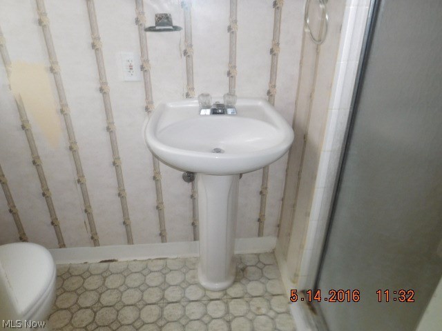 6386 Fairhaven Road Cleveland, OH 44124 - Photo 10 of 13