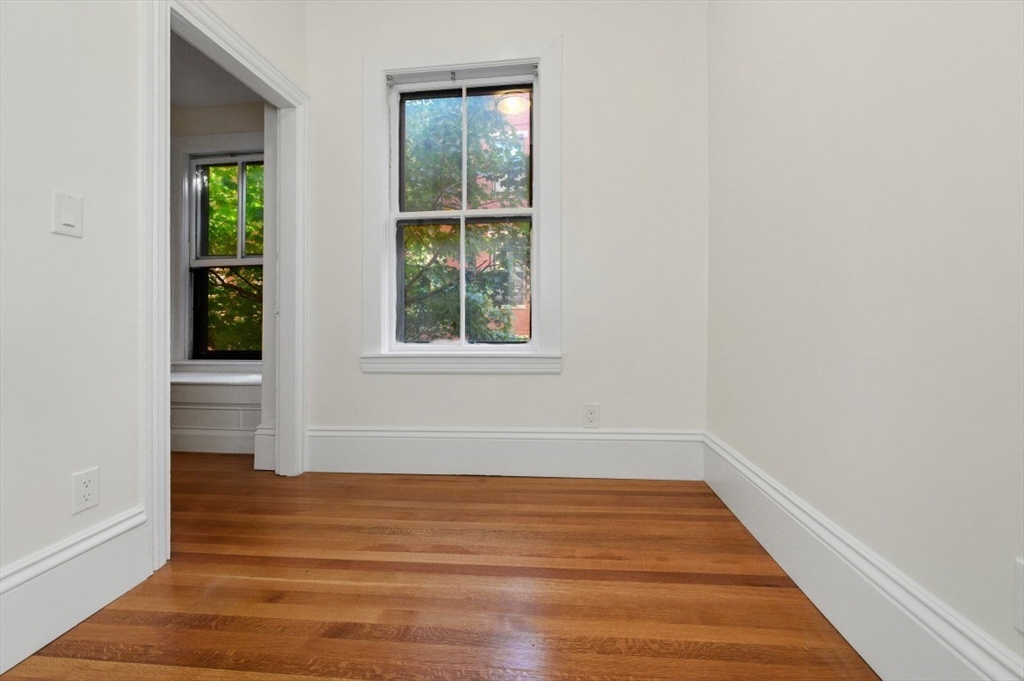 13 South Russell Street, Unit 2 Boston, MA 02114 - Photo 5 of 11