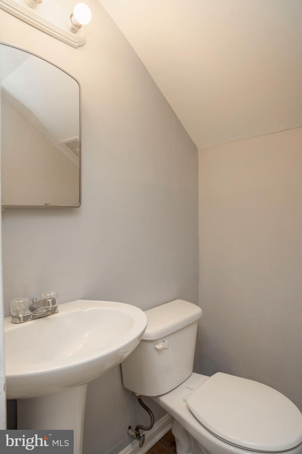 2010 Floral Park Road Clinton, MD 20735 - Photo 17 of 21 Half bath