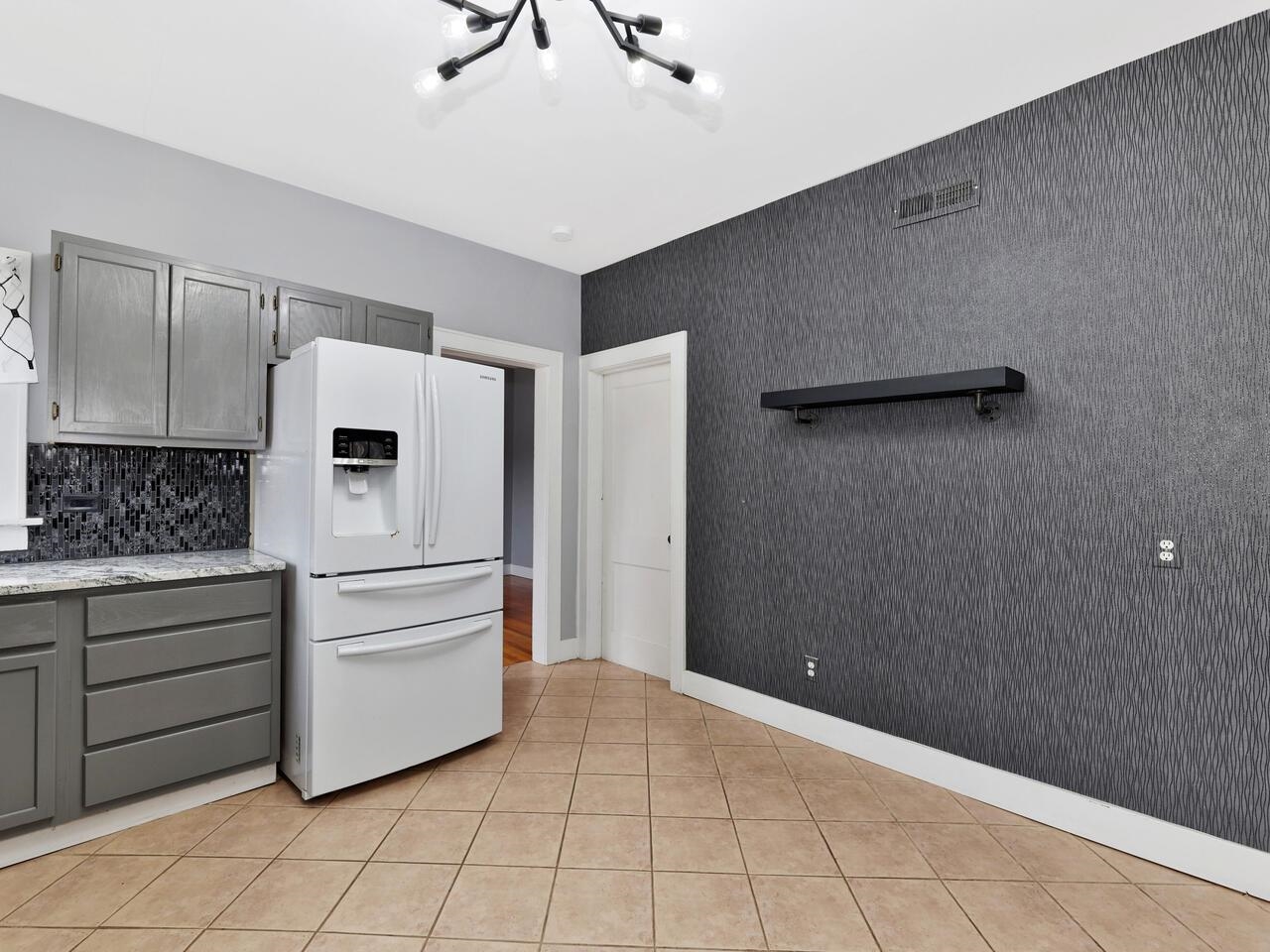 448 South Belmont Street Wichita, KS 67218 - Photo 14 of 36