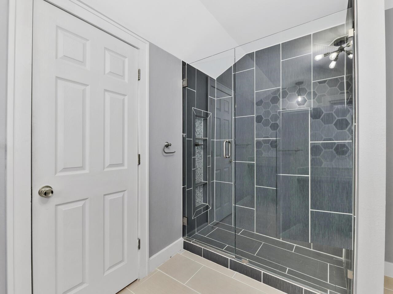 448 South Belmont Street Wichita, KS 67218 - Photo 4 of 36