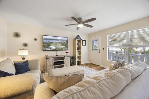 $149,999 | 2929 Southeast Ocean Boulevard, Unit 10510, Stuart, FL 34996