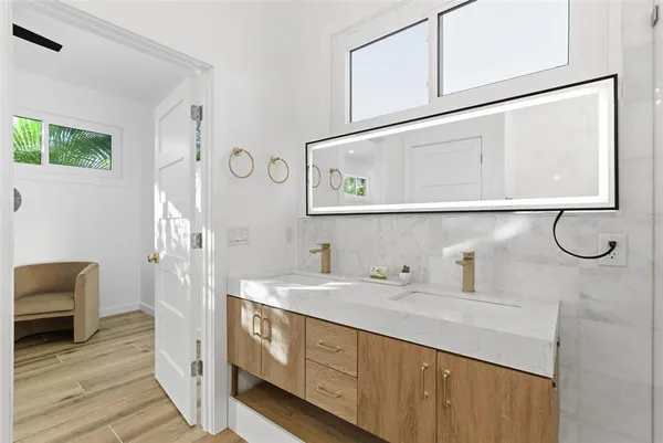 $15,000 | 4879 Commonwealth Drive, Sarasota, FL 34242