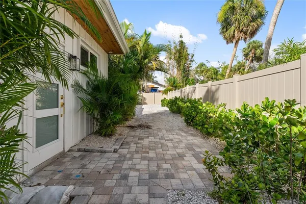 $15,000 | 4879 Commonwealth Drive, Sarasota, FL 34242