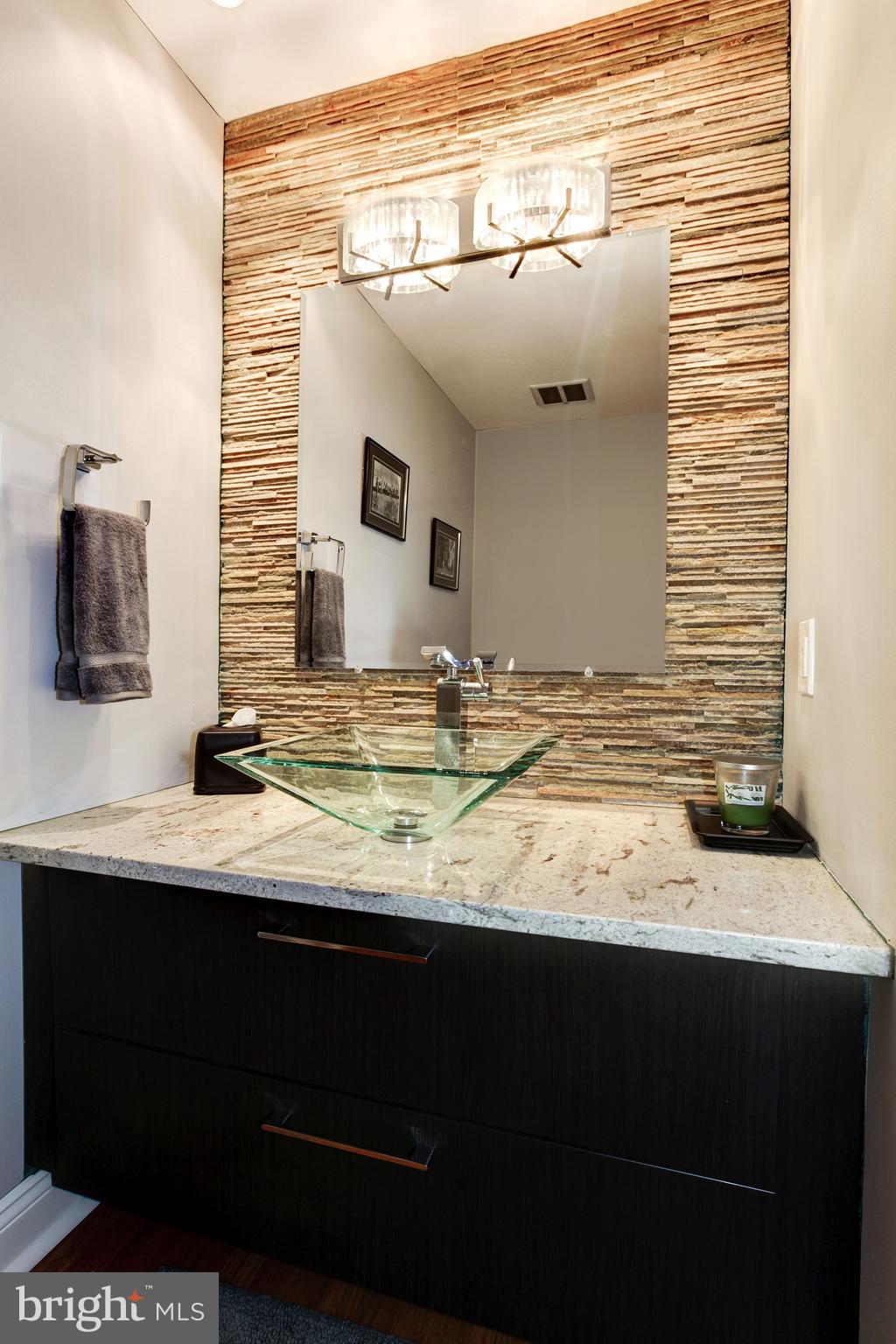 15823 Thompson Road Silver Spring, MD 20905 - Photo 17 of 30 Bath
