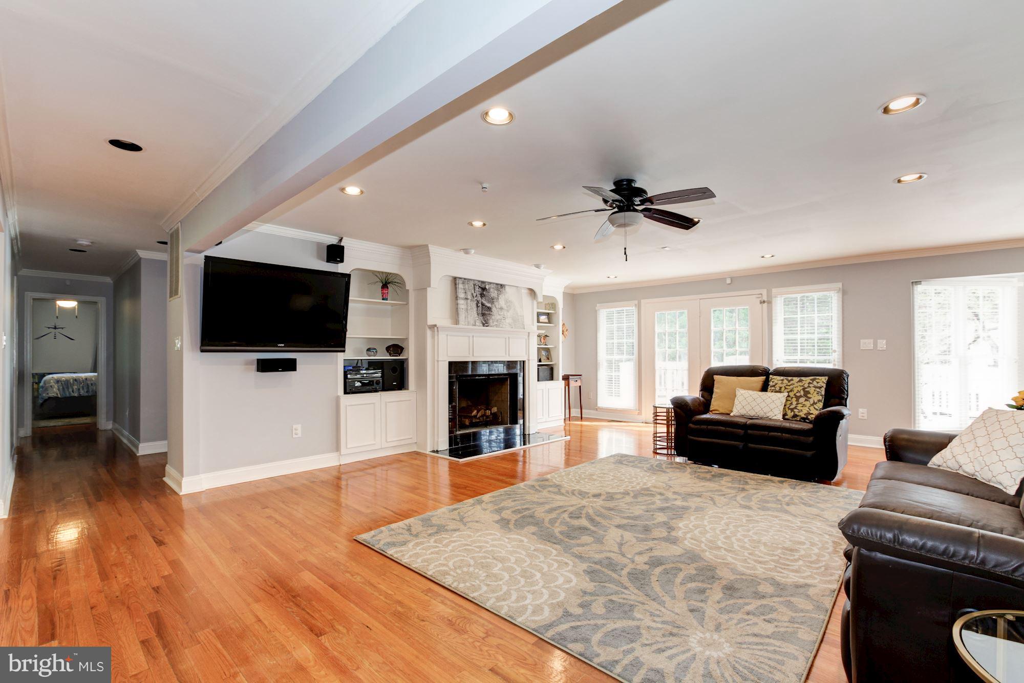 15823 Thompson Road Silver Spring, MD 20905 - Photo 5 of 30 Family Room
