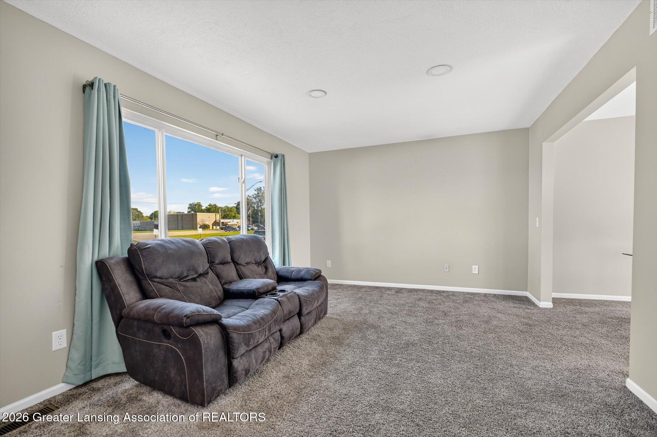 5838 Wise Road Lansing, MI 48911 - Photo 9 of 35 09-5838-Wise-Rd-WindowStill-Photography