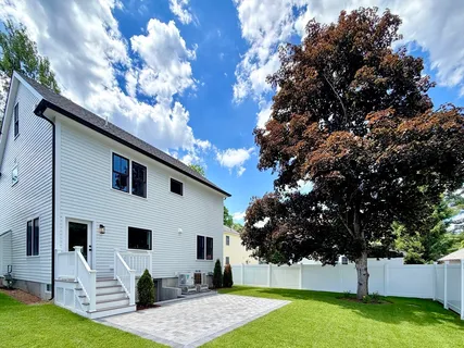 $2,195,000 | 6 Intervale Road, Wellesley, MA 02481