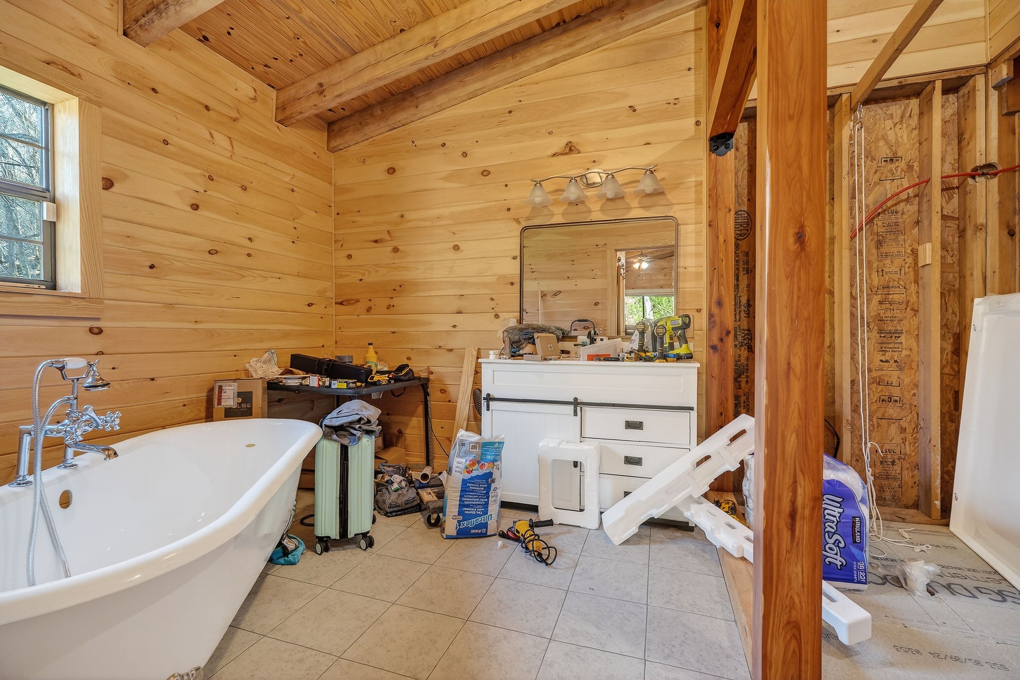 3331 Adamson Branch Road Liberty, TN 37095 - Photo 23 of 59 a view of a bathroom with a tub and a view of bathroom