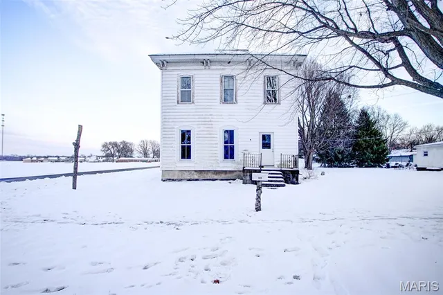 $39,000 | 102 North 4th Street, Carrollton, IL 62016